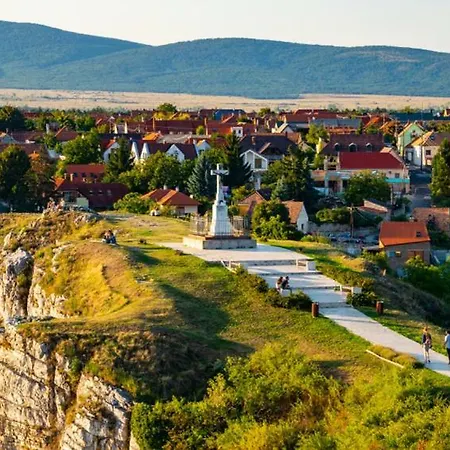 Volgyhid Apartman Апартаменты *