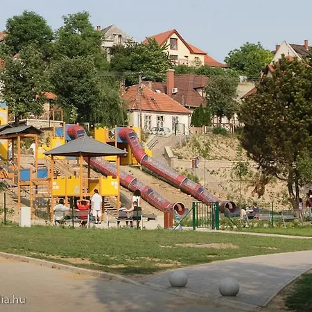 Volgyhid Apartman *